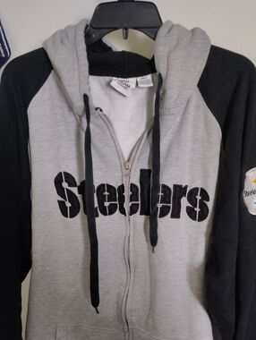 NFL Team Apparel Gray & Black Hoodie (2XLT)